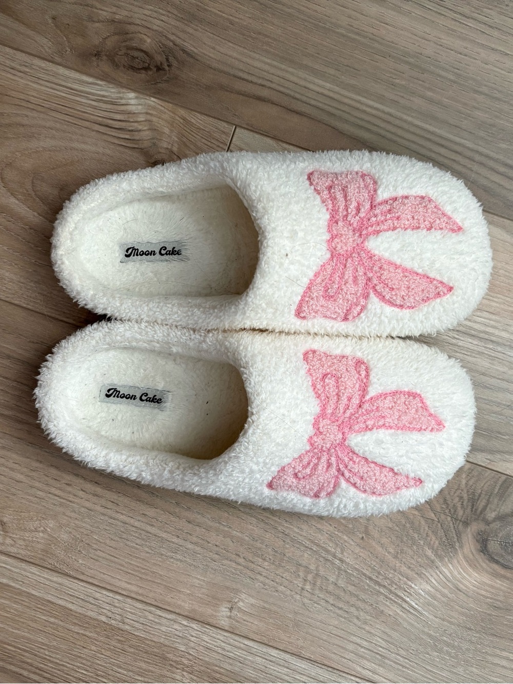 Cozy White Slippers with Pink Bow